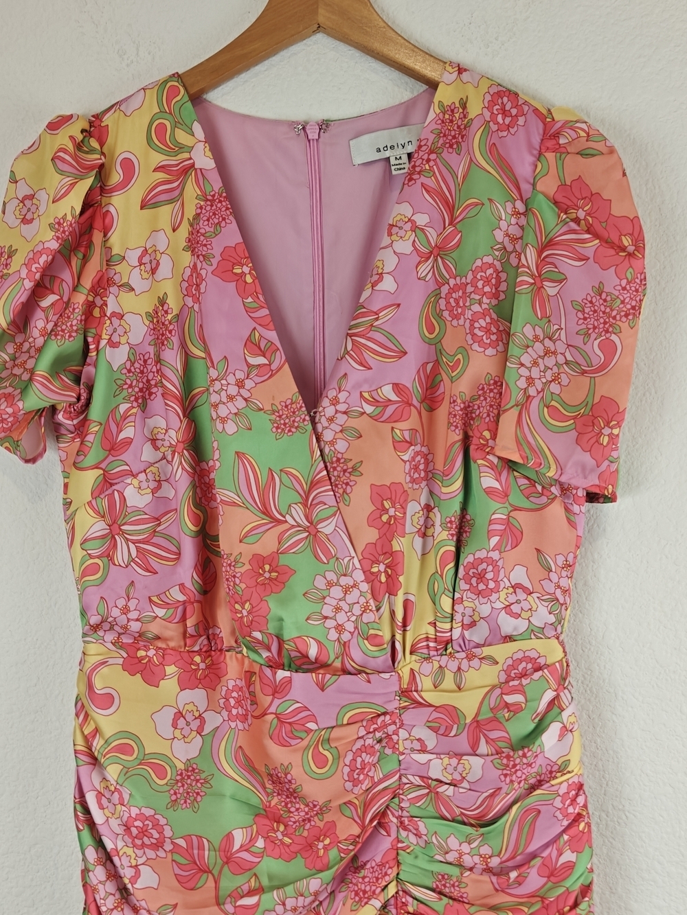 Adelyn Rae Bright Floral Ruched Bodycon Mini Dress – Spring Ready, Size M - Picture 5 of 13